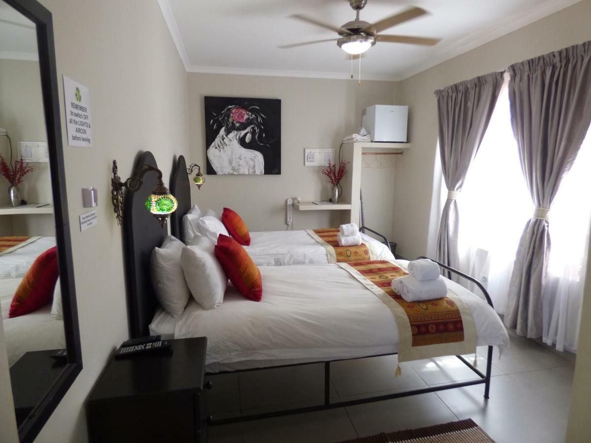 Tsumeb Backpackers & Safariホステル エクステリア 写真